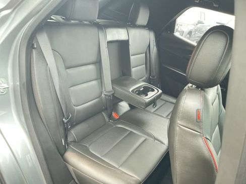 Used 2025 Chevrolet TrailBlazer RS FWD image 24