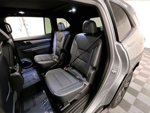 Used 2025 Buick Enclave Sport Touring w/ Power Package image 21