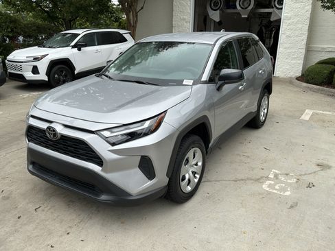 Used 2023 Toyota RAV4 LE FWD image 5