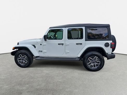 New 2025 Jeep Wrangler Unlimited Sahara AWD/4WD image 8