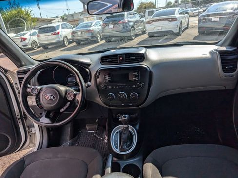 Used 2016 Kia Soul FWD image 14