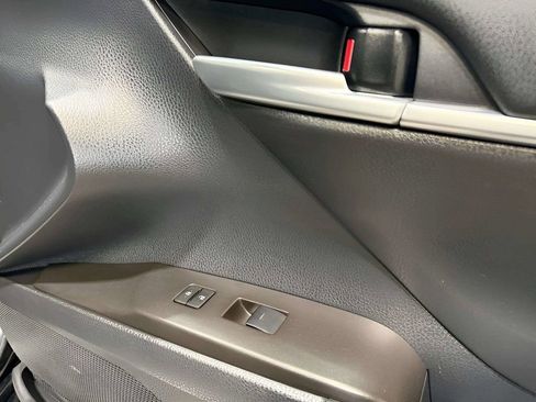 Used 2024 Toyota Camry SE FWD image 7