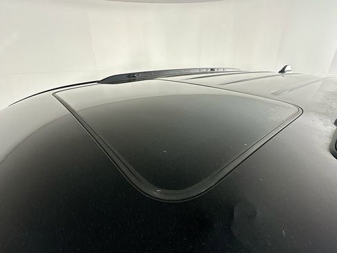 Certified 2024 Jeep Grand Cherokee Altitude image 33