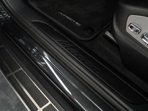 New 2025 Porsche Macan image 24
