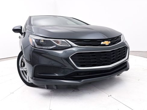 Used 2018 Chevrolet Cruze LT image 6