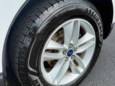 Used 2018 Ford Edge SEL FWD image 9