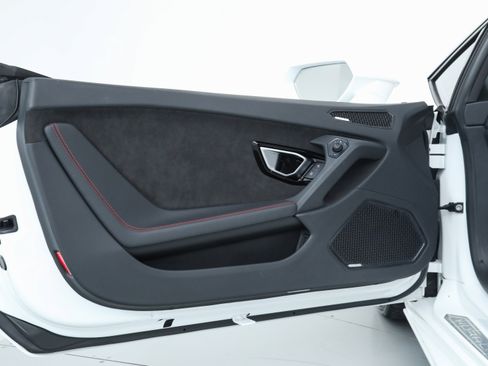 Used 2024 Lamborghini Huracan EVO image 22