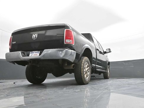 Used 2018 RAM 2500 Laramie image 32