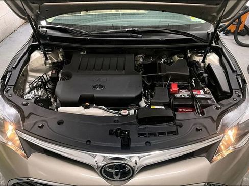 Used 2017 Toyota Avalon XLE w/ All Weather Liner Package FWD image 30