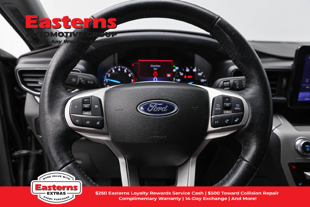 Used 2023 Ford Explorer XLT w/ Equipment Group 202A AWD/4WD image 11