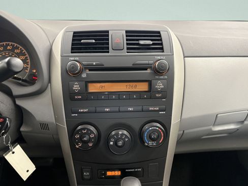 Used 2010 Toyota Corolla LE image 13