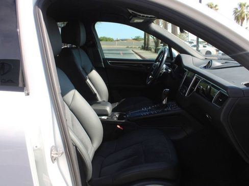 Used 2017 Porsche Macan AWD/4WD image 15