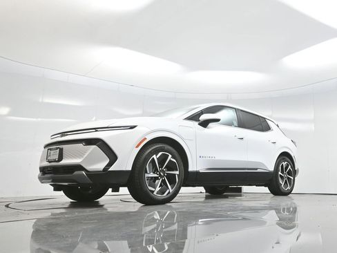 Used 2025 Chevrolet Equinox EV LT w/ Convenience Package image 55