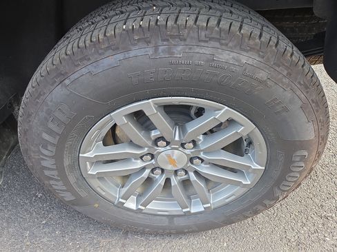 Used 2026 Chevrolet Colorado LT w/ LT Convenience Package AWD/4WD image 11