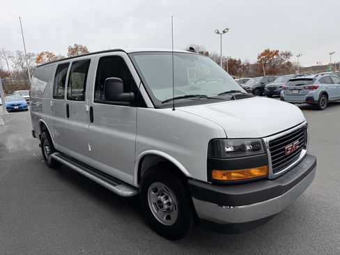 Used 2024 GMC Savana 2500 w/ Driver Convenience Package image 8