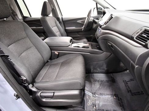 Used 2025 Honda Ridgeline Sport image 18