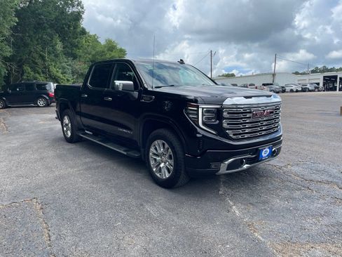 Used 2024 GMC Sierra 1500 Denali w/ Technology Package AWD/4WD image 7