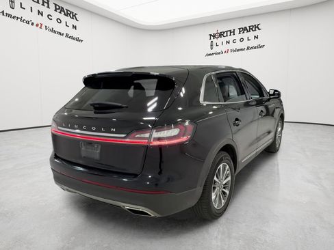 Used 2022 Lincoln Nautilus Reserve FWD image 5