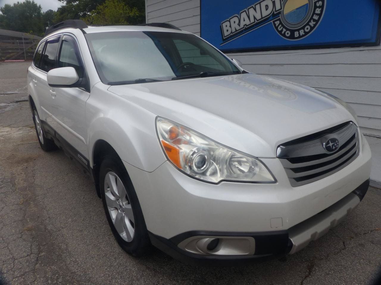 Used 2011 Subaru Outback 2.5i Limited AWD/4WD image 31