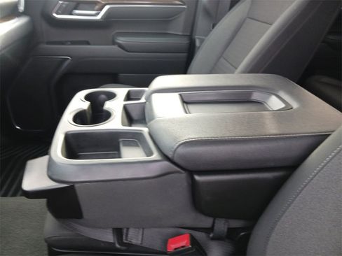 Used 2022 GMC Sierra 1500 SLE image 11