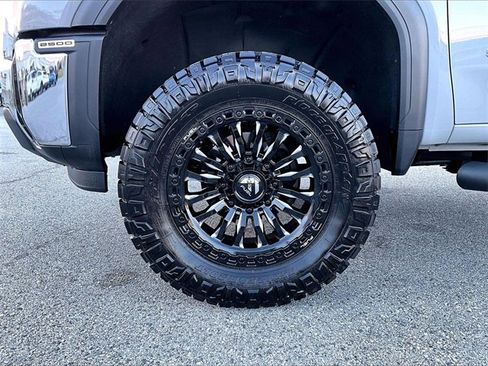 Used 2025 GMC Sierra 2500 SLE w/ SLE Value Package; image 7