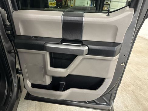 Used 2018 Ford F150 XLT image 41