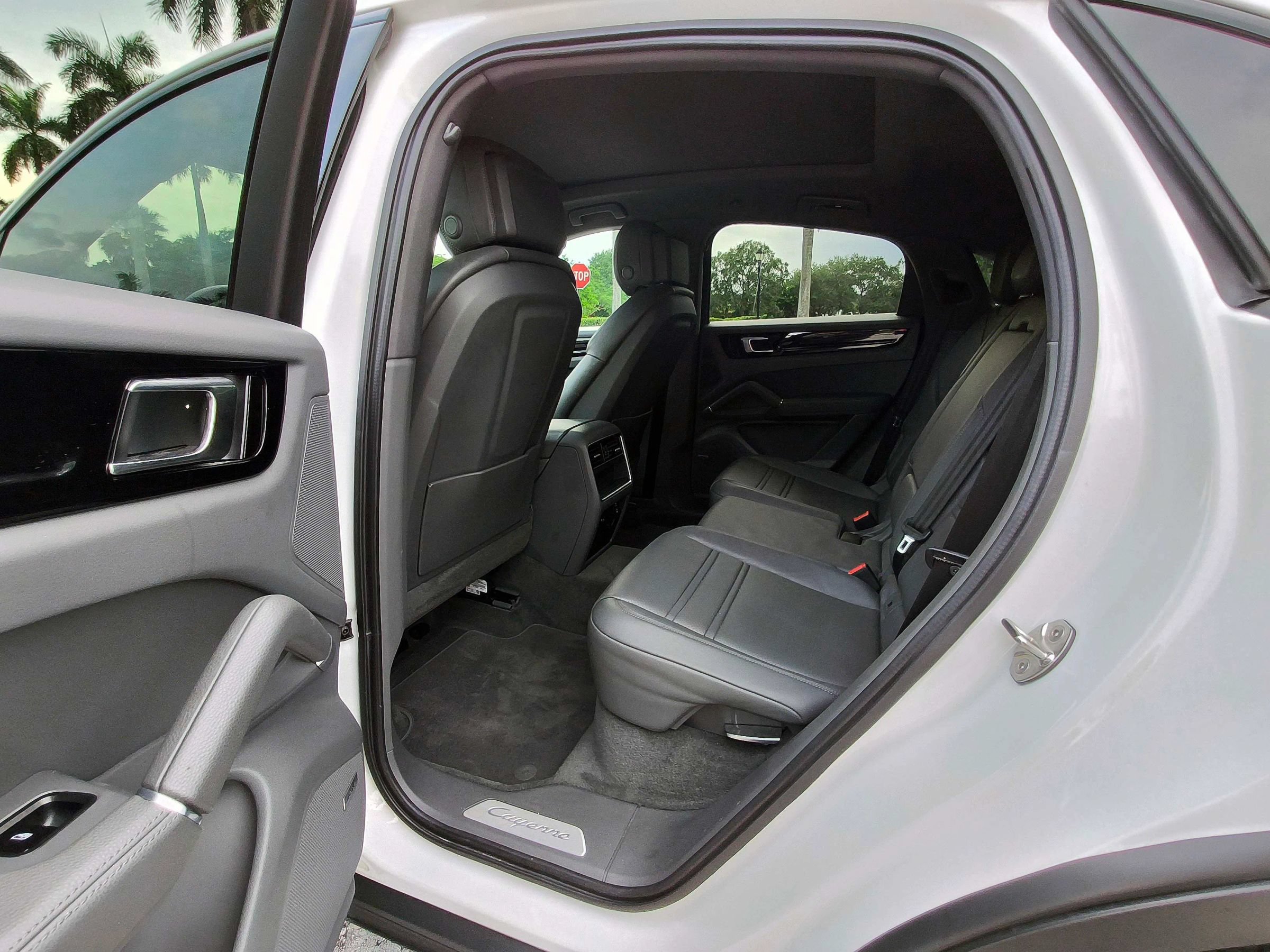 Used 2021 Porsche Cayenne Coupe AWD/4WD image 15