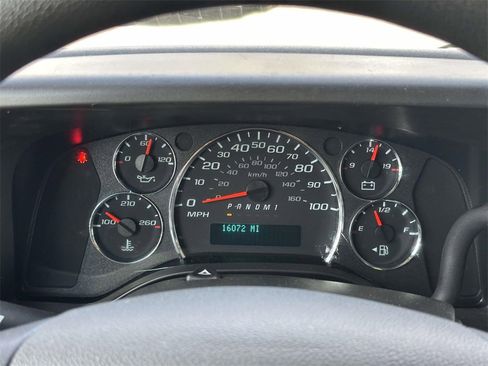 Used 2024 Chevrolet Express 2500 w/ Driver Convenience Package image 8