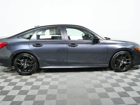 Used 2023 Honda Civic Sport image 2