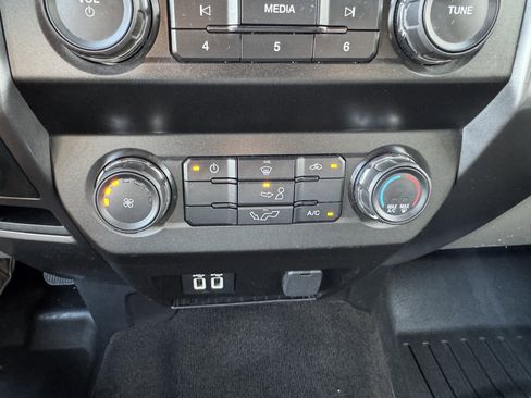 Used 2019 Ford F150 XLT w/ Trailer Tow Package image 18