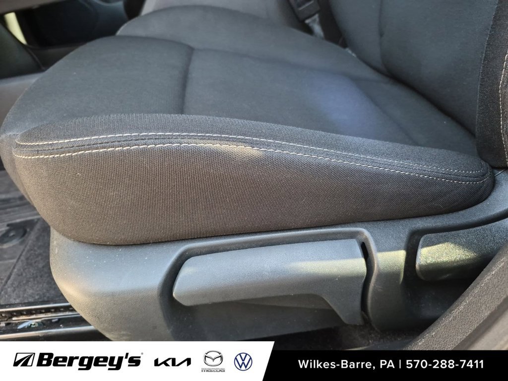 Used 2023 Nissan Rogue S AWD/4WD image 21