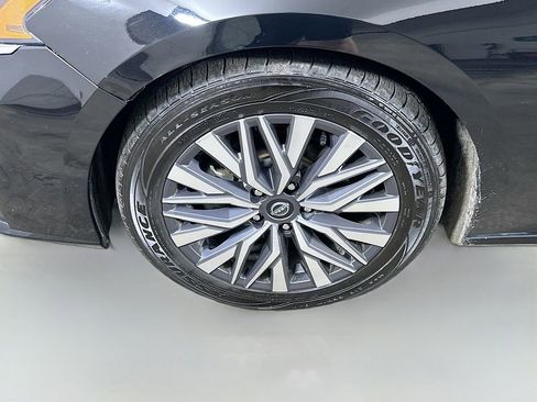 Used 2023 Nissan Altima 2.5 SV FWD image 8