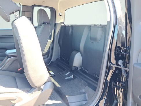 Used 2022 Chevrolet Colorado LT w/ Fleet Safety Package RWD image 12