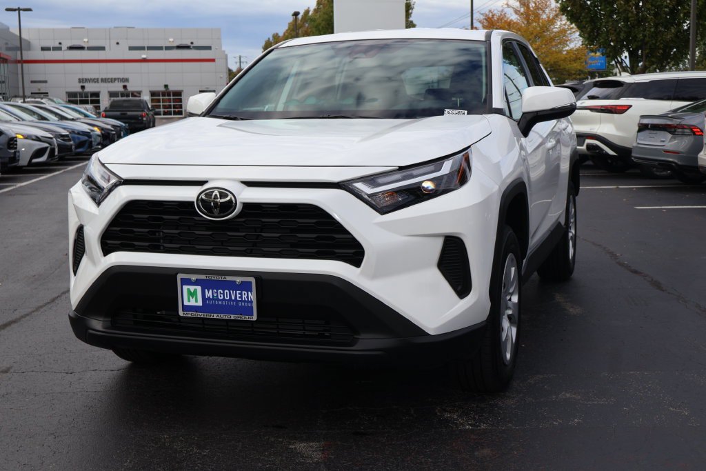 Certified 2024 Toyota RAV4 LE AWD/4WD image 12