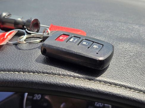 Used 2013 Toyota Camry SE w/ Convenience Pkg FWD image 41