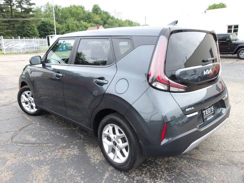 Used 2023 Kia Soul LX w/ LX Technology Package FWD image 5