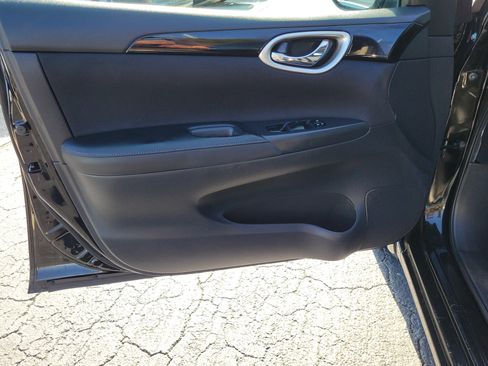 Used 2017 Nissan Sentra SV FWD image 17