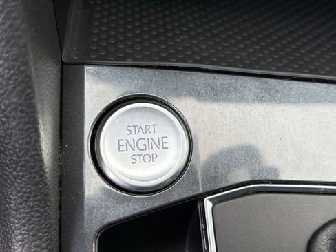 Used 2018 Volkswagen Tiguan SEL image 25