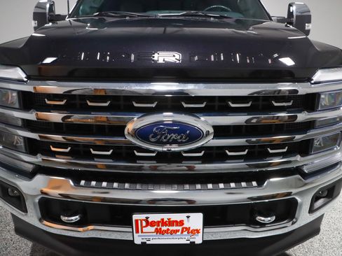 Used 2024 Ford F250 Lariat w/ Chrome Package image 4