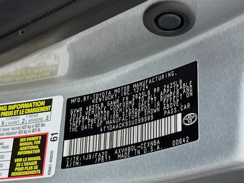 Used 2025 Toyota Camry LE FWD image 12