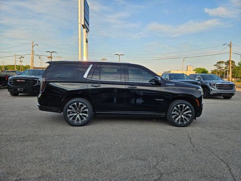 Used 2025 Chevrolet Tahoe High Country AWD/4WD image 7