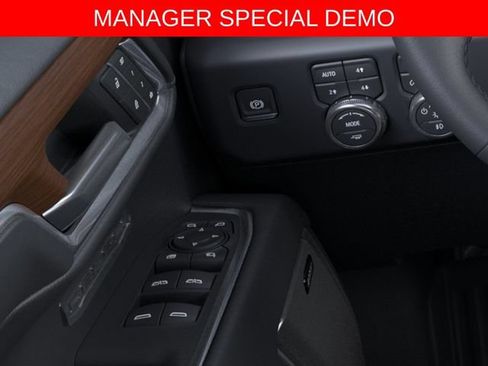 Used 2026 GMC Sierra 1500 Denali w/ Denali Reserve Package AWD/4WD image 22