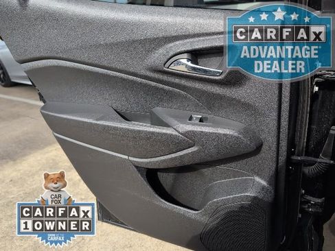 Used 2025 Chevrolet Trax LT w/ LT Convenience Package image 8