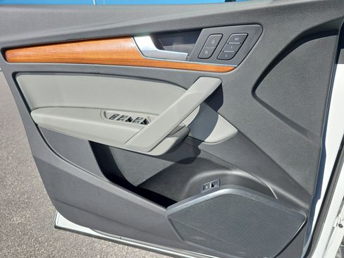 Used 2022 Audi Q5 2.0T Premium w/ Convenience Package image 25