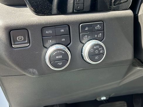 Used 2023 GMC Sierra 1500 SLT w/ SLT Convenience Package AWD/4WD image 11