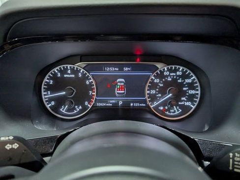 Used 2025 Nissan Pathfinder SV image 16