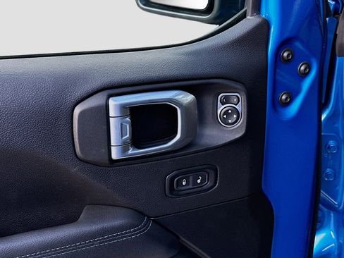 Used 2022 Jeep Wrangler Unlimited Rubicon 4xe image 17