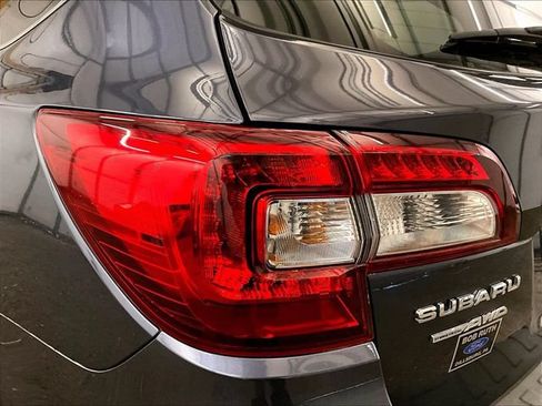 Used 2017 Subaru Outback 3.6R Limited AWD/4WD image 28