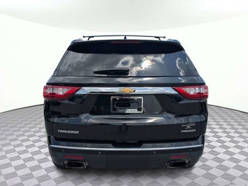 Used 2021 Chevrolet Traverse Premier w/ LPO, 'HIT The Road' Package FWD image 5