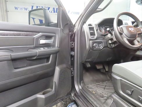Used 2024 RAM 2500 Big Horn AWD/4WD image 45